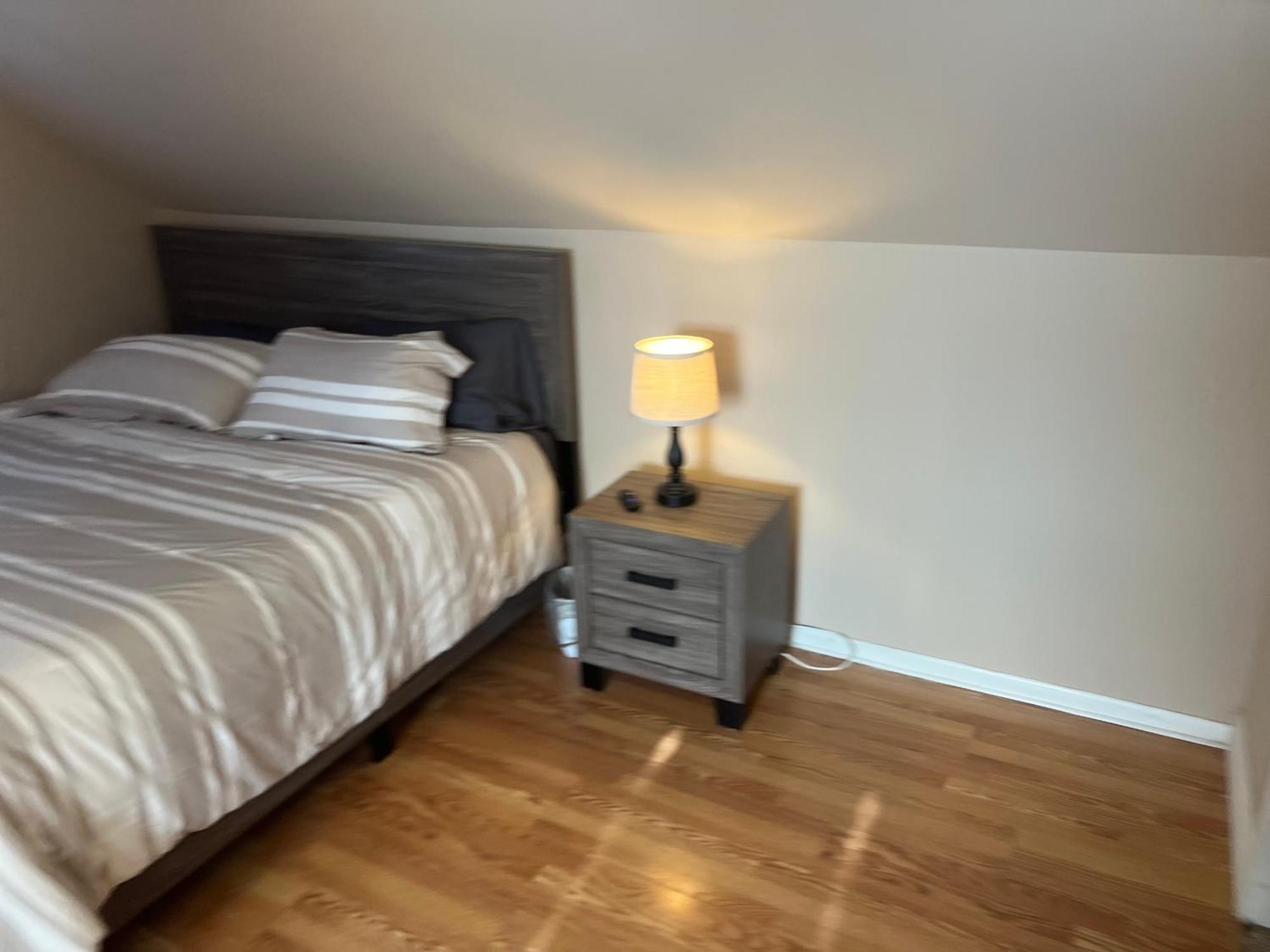 Spacious 3 Bedroom Ewing -quiet *