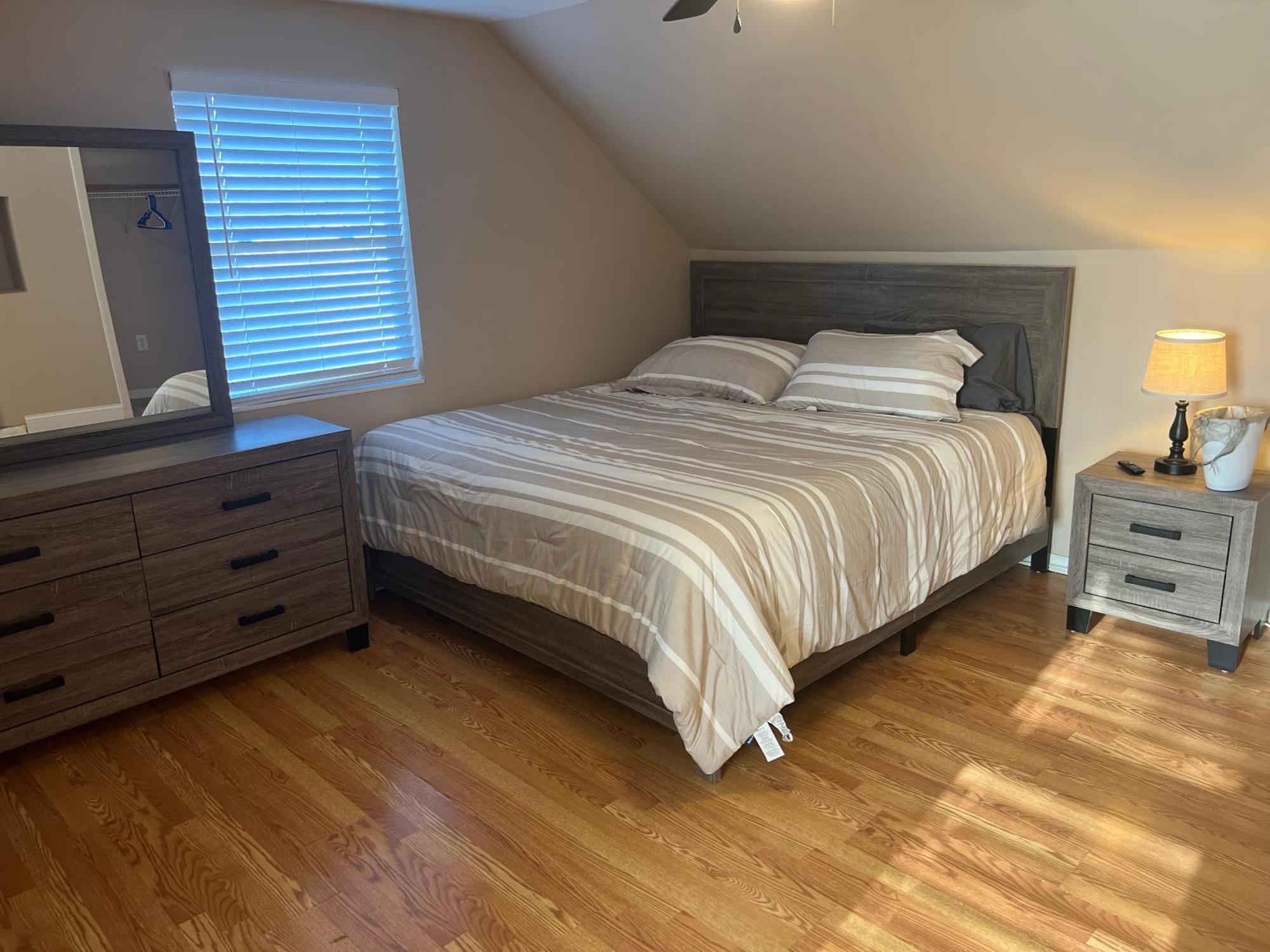 Spacious 3 Bedroom Ewing -quiet *