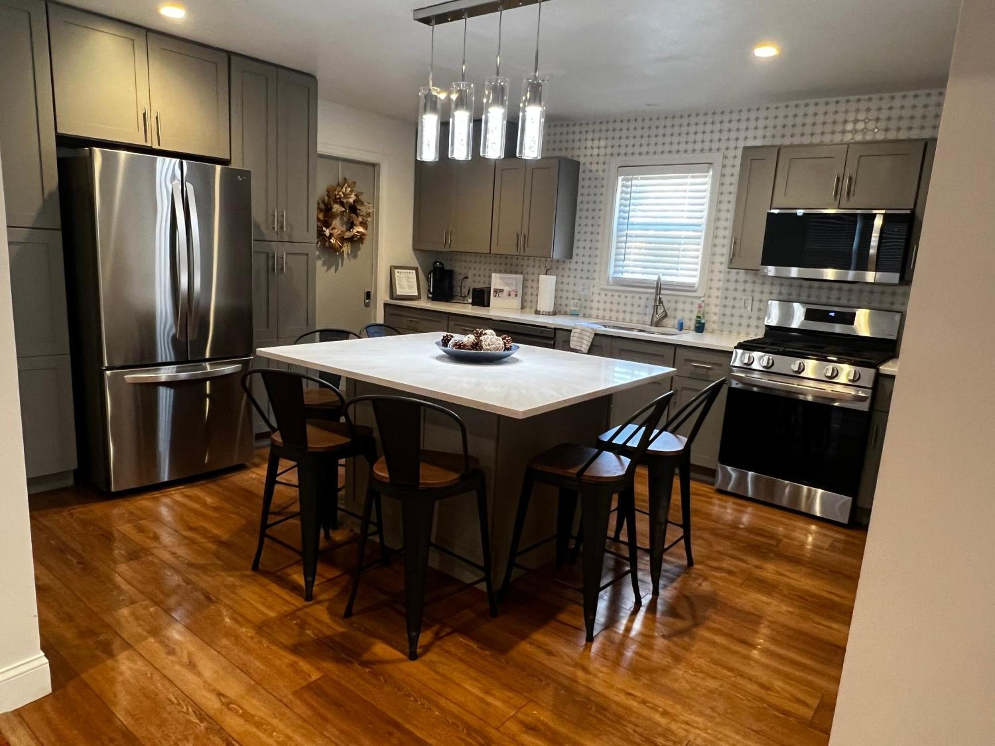 Spacious 3 Bedroom Ewing -quiet *