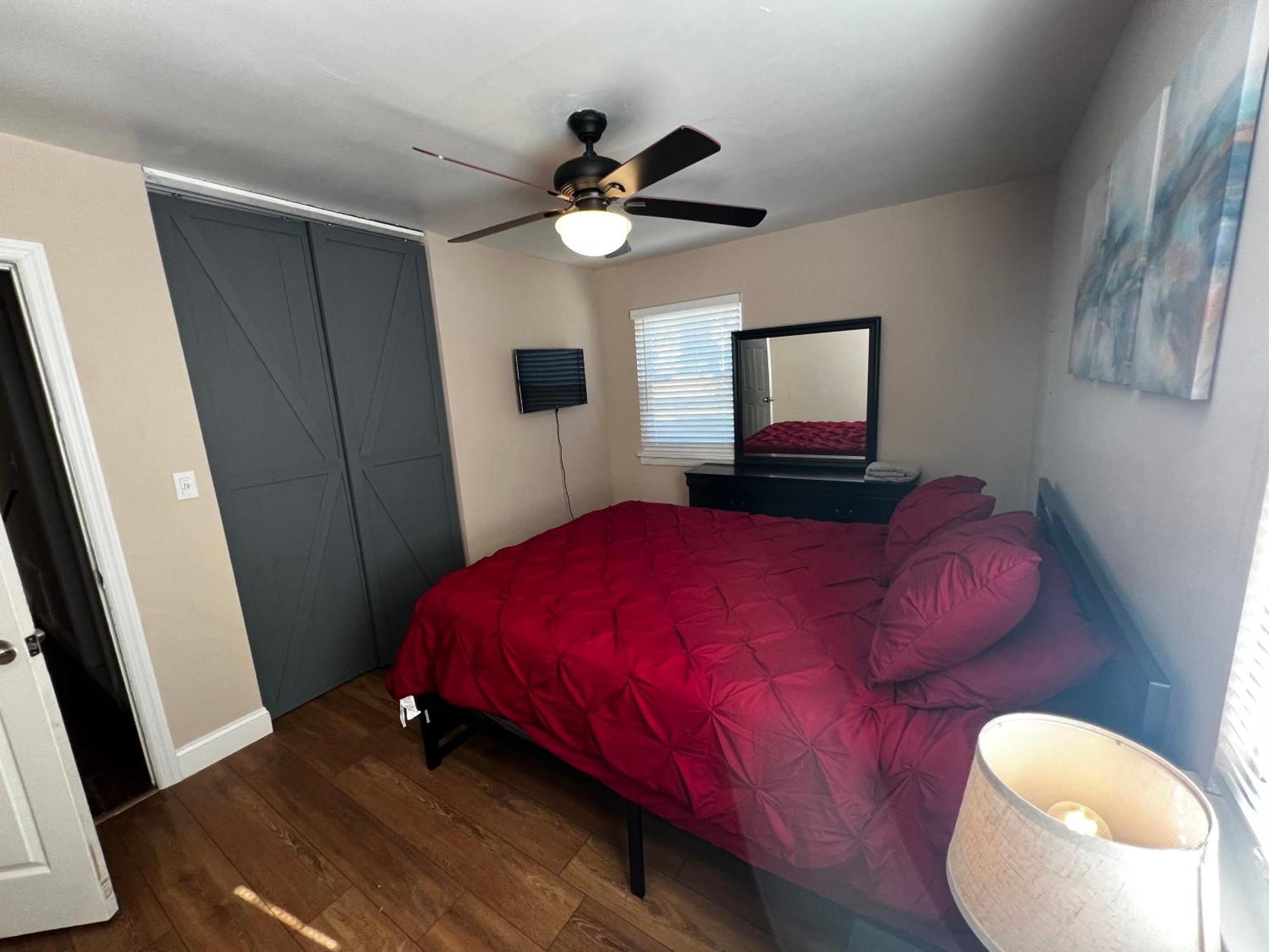 Spacious 3 Bedroom Ewing -quiet *